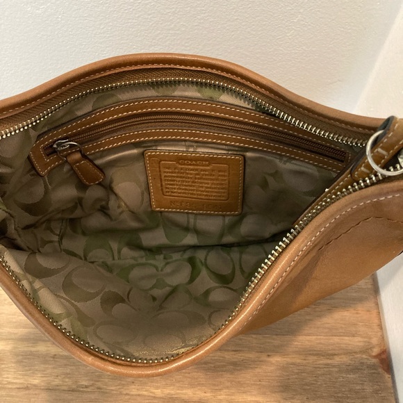 Coach Signature Hobo Bag, brown - Picture 6 of 10